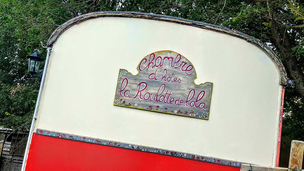 La Roulotte De Lola - Chambre D'Hotes La Celle  Eksteriør billede